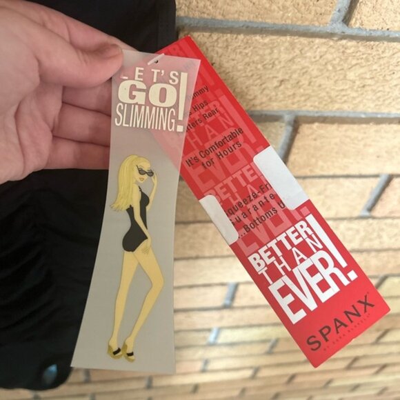 NWT Spanx Lets Go Slimming Swimsuit Womens One Piece Ruched Black Size 12 D/DD - Picture 2 of 5